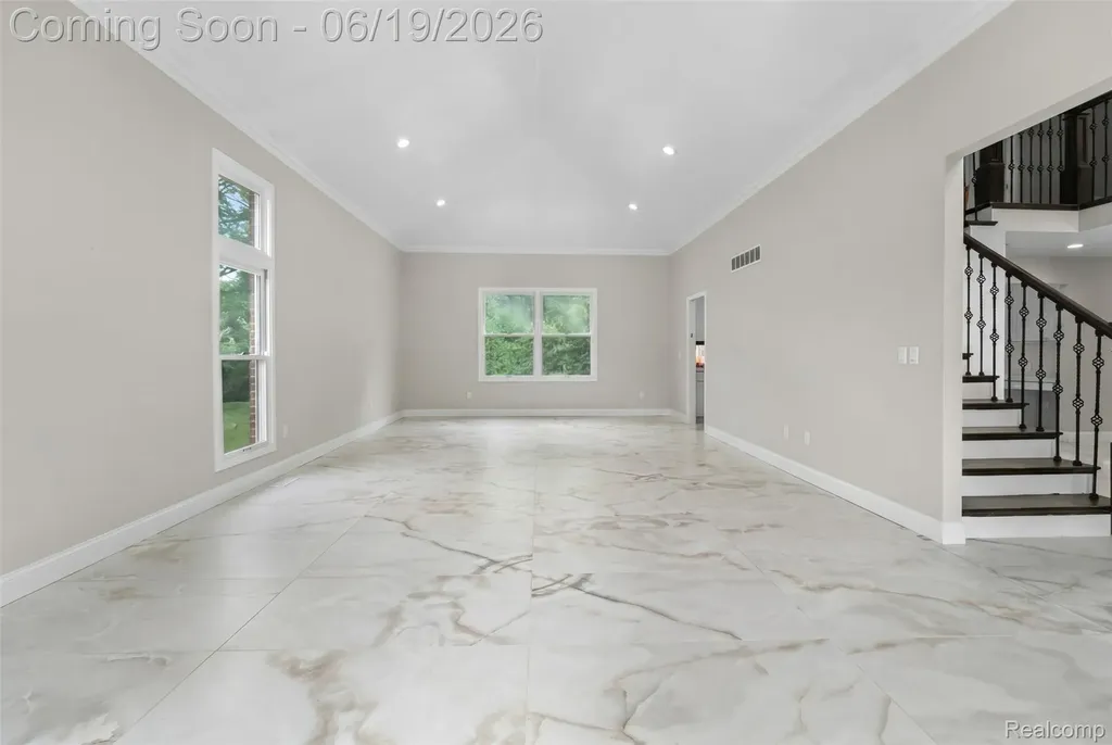 7386 Woodlore Drive West Bloomfield Charter Township MI 48323