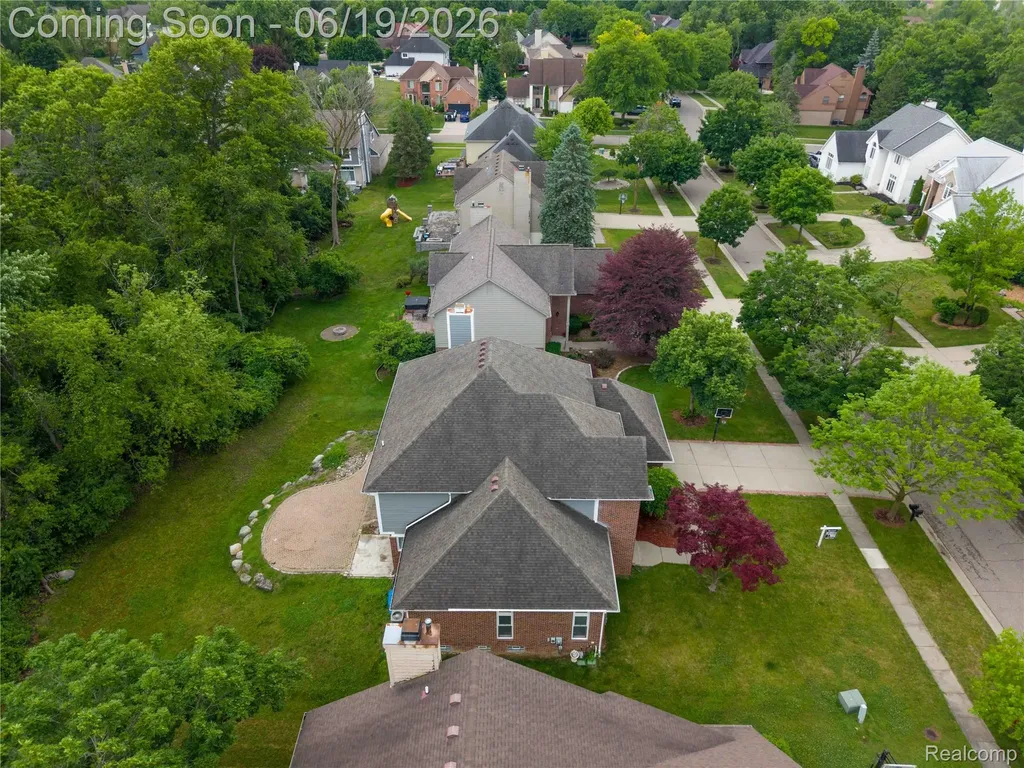 7386 Woodlore Drive West Bloomfield Charter Township MI 48323
