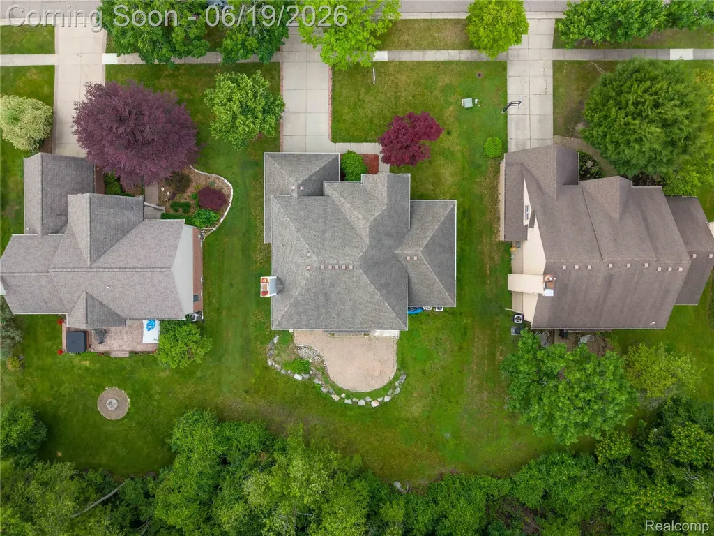 7386 Woodlore Drive West Bloomfield Charter Township MI 48323