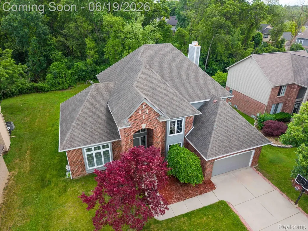 7386 Woodlore Drive West Bloomfield Charter Township MI 48323