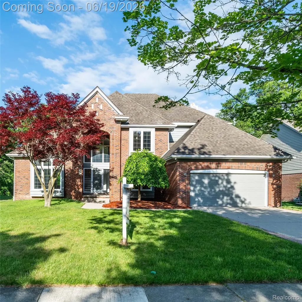 7386 Woodlore Drive West Bloomfield Charter Township MI 48323