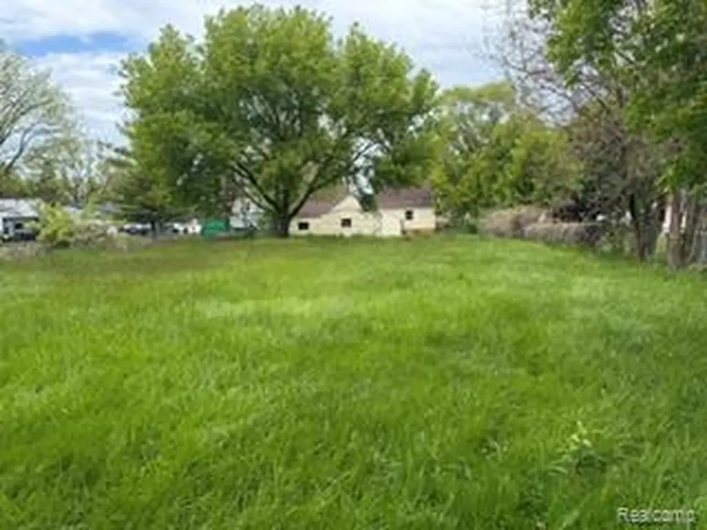 3992 Dallas Avenue Warren City MI 48091