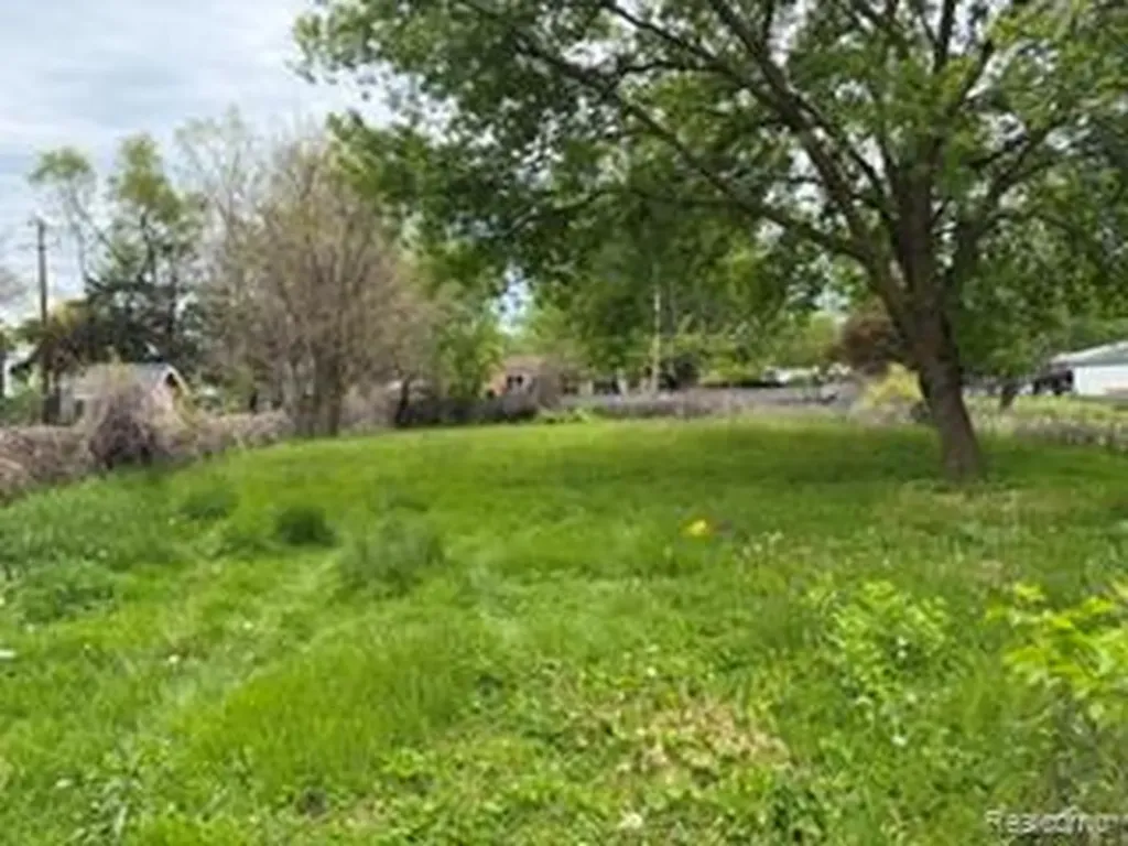 3992 Dallas Avenue Warren City MI 48091