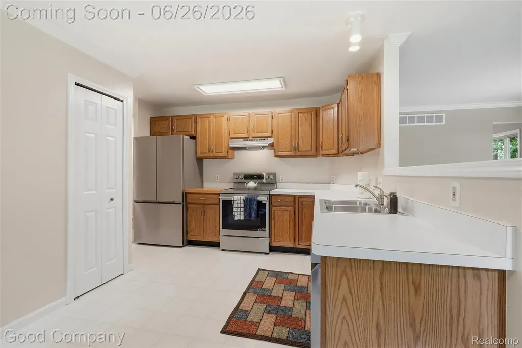 21466 Ruth Street Farmington Hills City MI 48336
