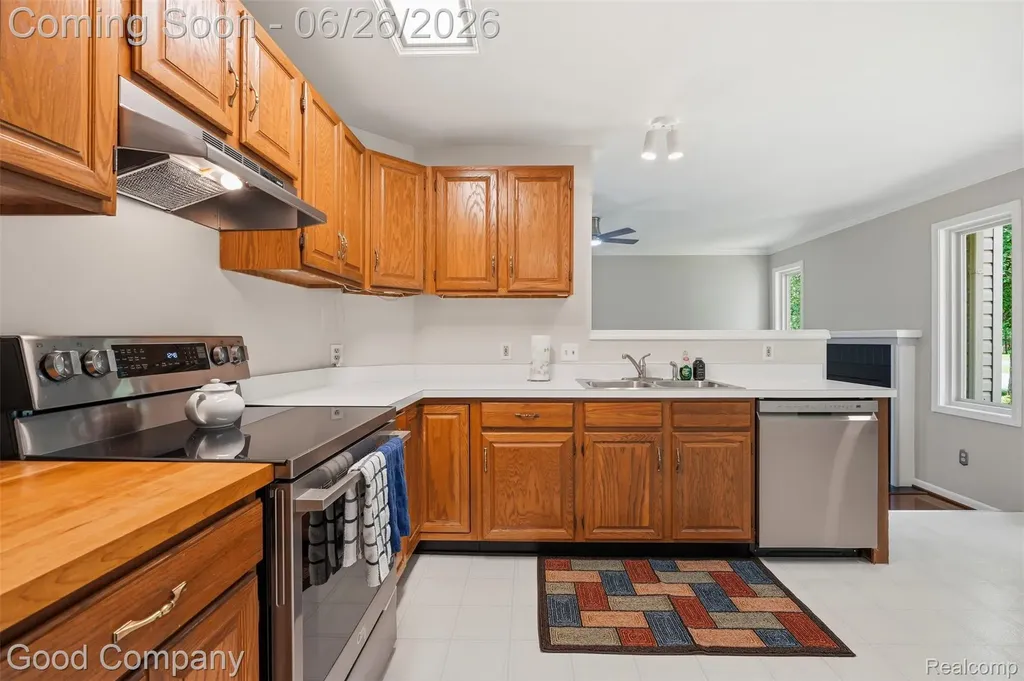 21466 Ruth Street Farmington Hills City MI 48336