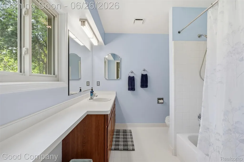 21466 Ruth Street Farmington Hills City MI 48336