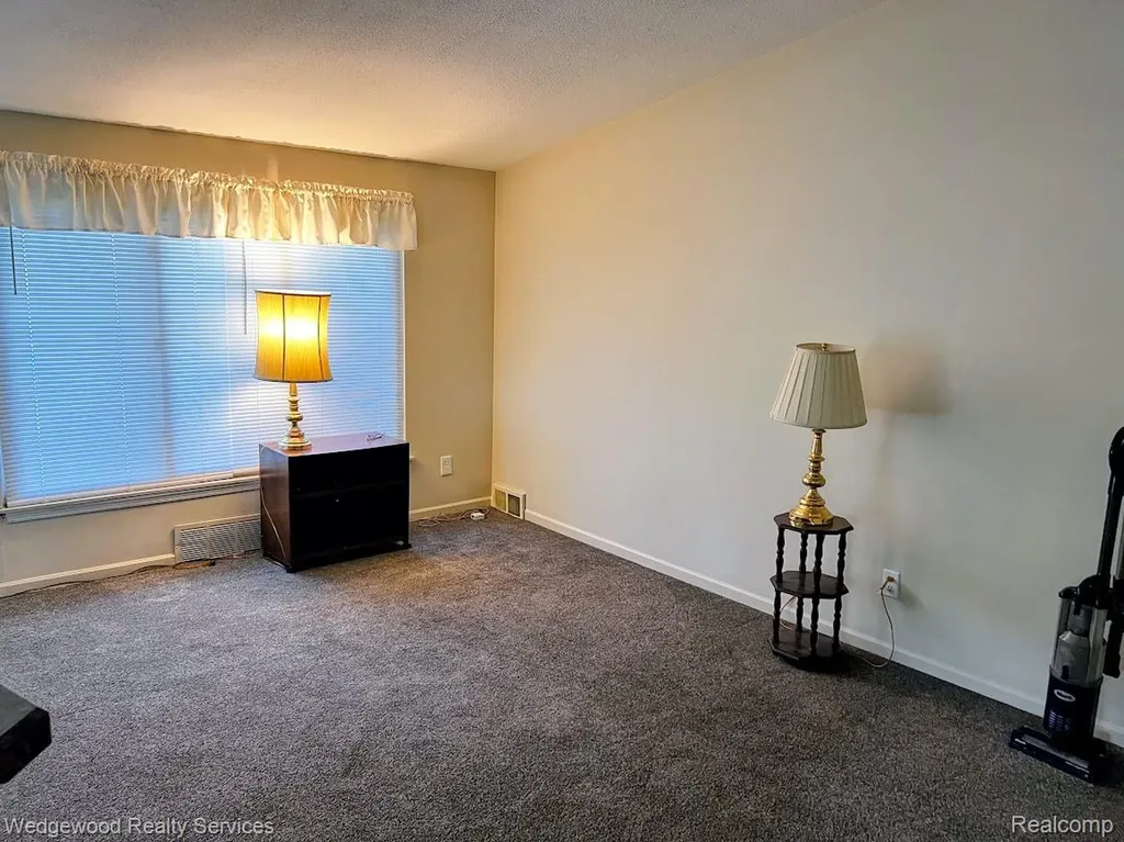 1659 Cynthia Avenue Madison Heights City MI 48071