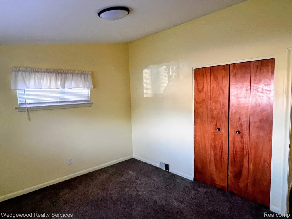 1659 Cynthia Avenue Madison Heights City MI 48071