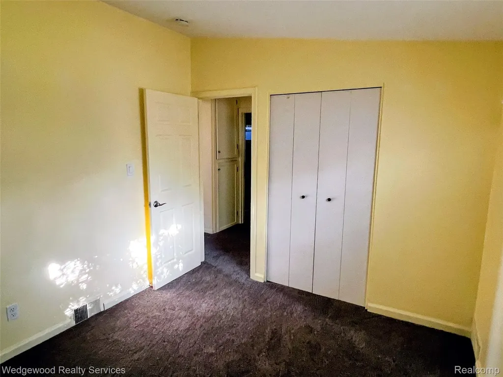 1659 Cynthia Avenue Madison Heights City MI 48071