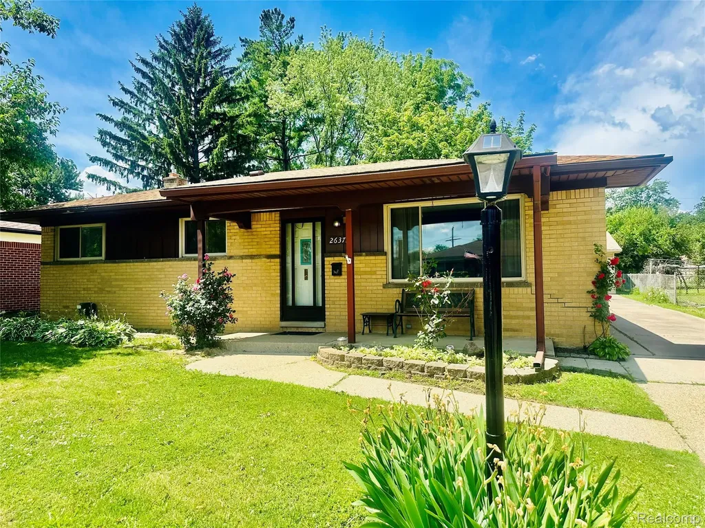 26373 Curie Avenue Warren City MI 48091