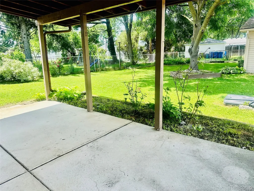 26373 Curie Avenue Warren City MI 48091