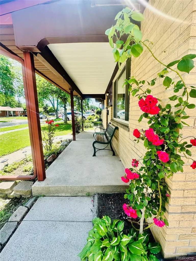 26373 Curie Avenue Warren City MI 48091
