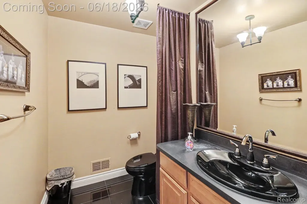 55260 Belmont Drive Shelby Charter Township MI 48315
