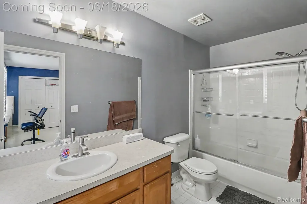 55260 Belmont Drive Shelby Charter Township MI 48315