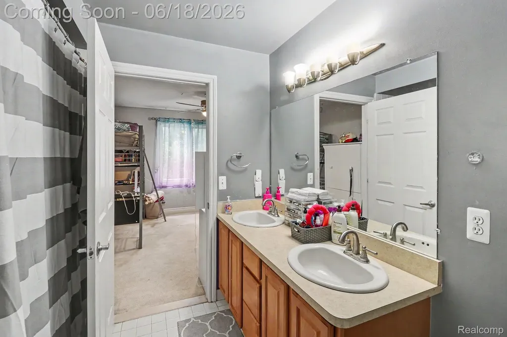 55260 Belmont Drive Shelby Charter Township MI 48315