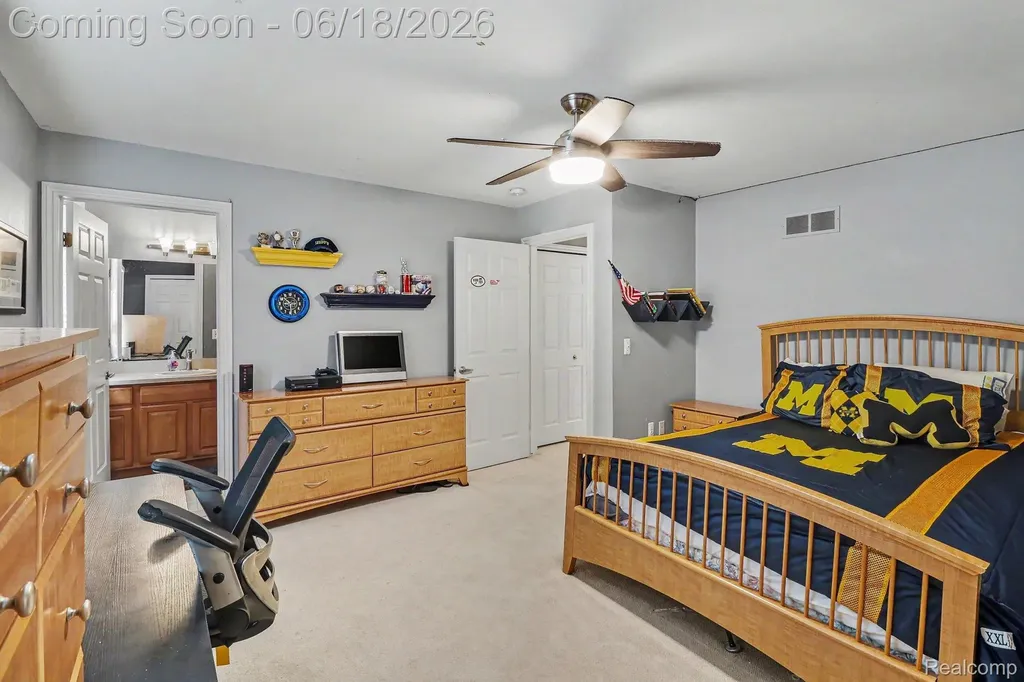 55260 Belmont Drive Shelby Charter Township MI 48315