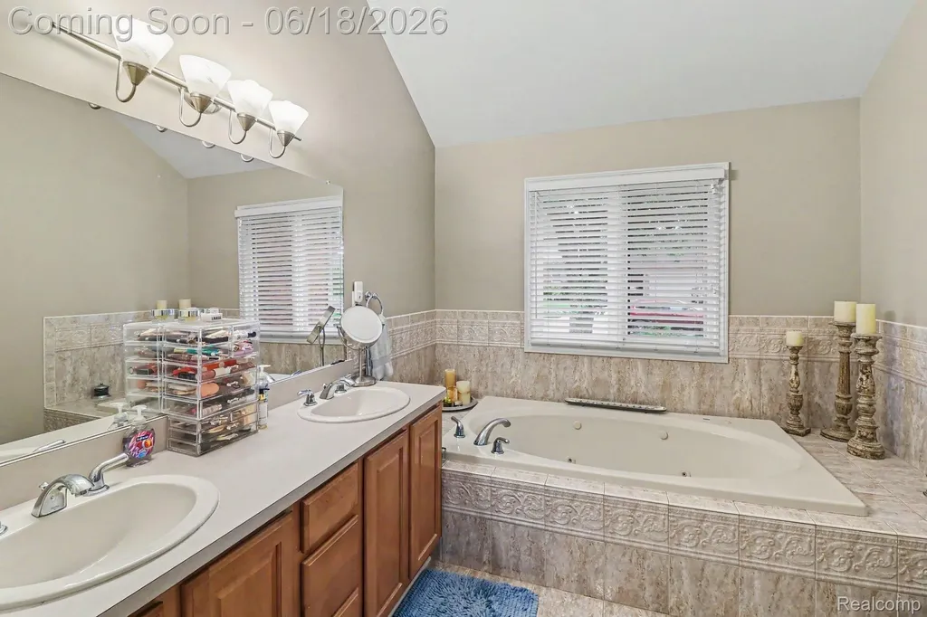 55260 Belmont Drive Shelby Charter Township MI 48315