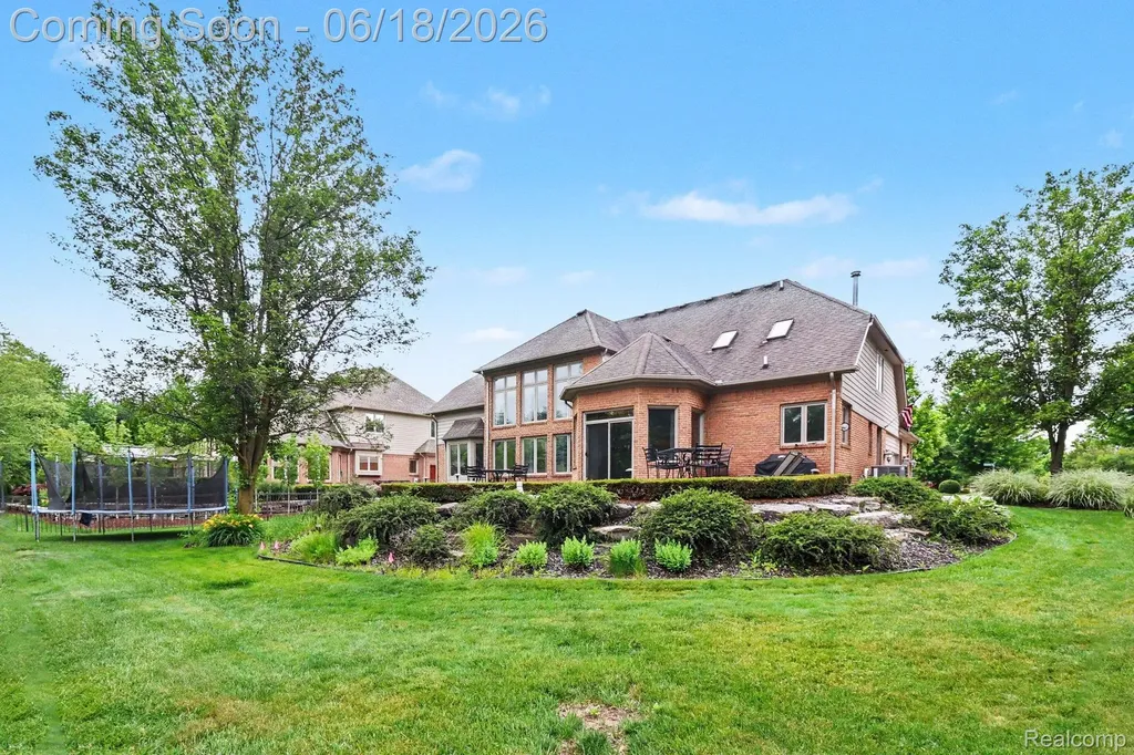 55260 Belmont Drive Shelby Charter Township MI 48315