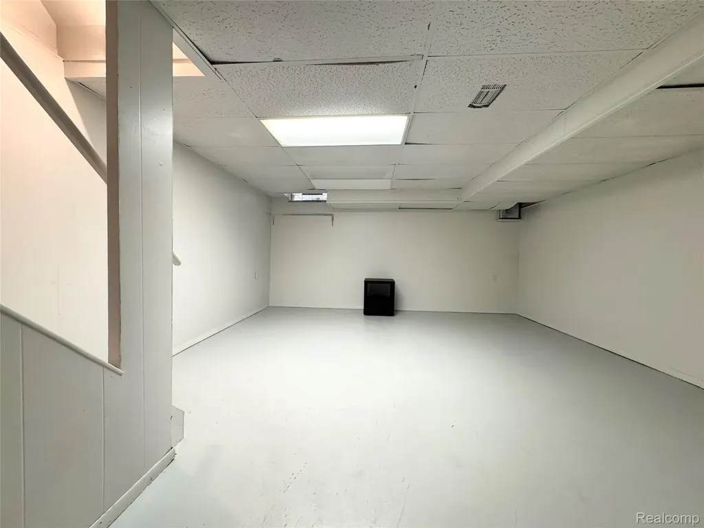 4386 15 Mile Road Sterling Heights City MI 48310