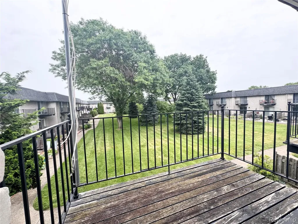 4386 15 Mile Road Sterling Heights City MI 48310