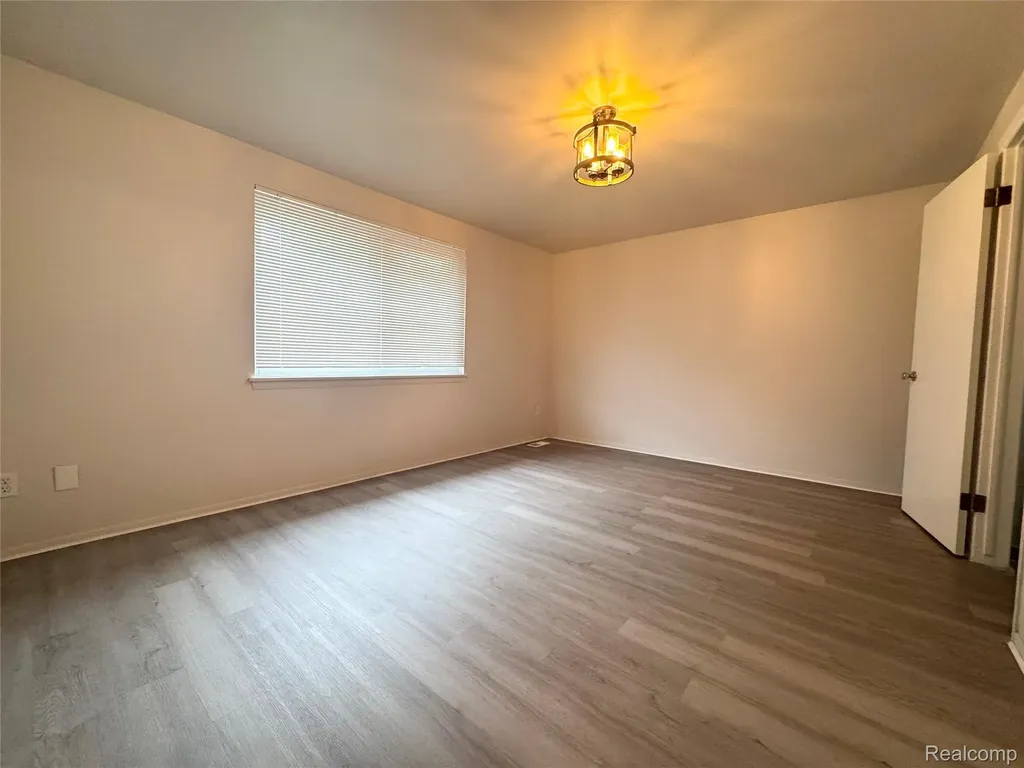 4386 15 Mile Road Sterling Heights City MI 48310
