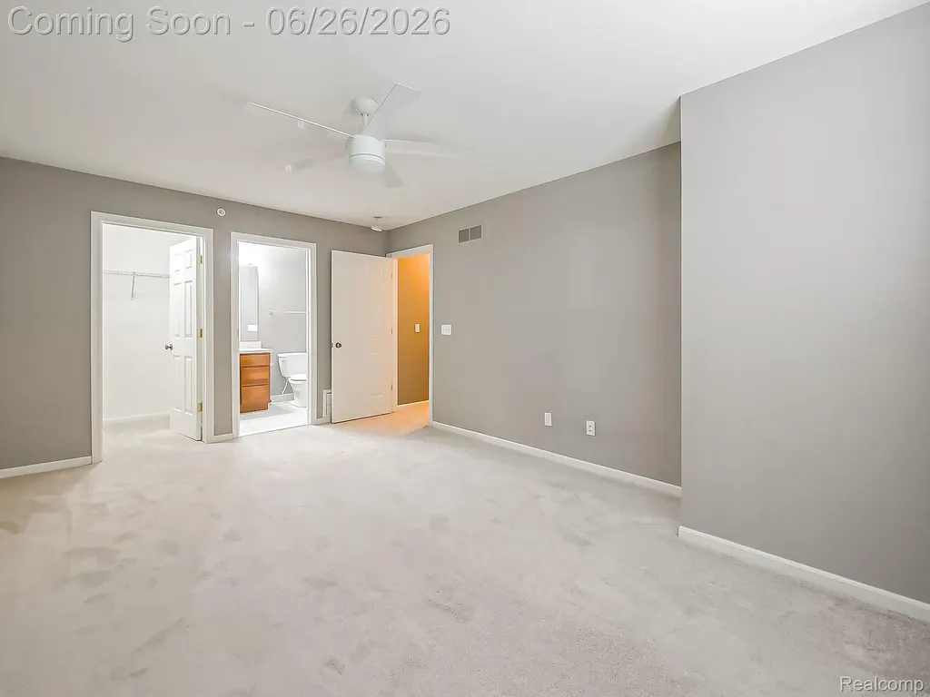 3231 Camden Drive Troy City MI 48084
