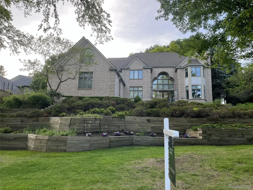 1721 Archers Pointe Rochester Hills City MI 48306