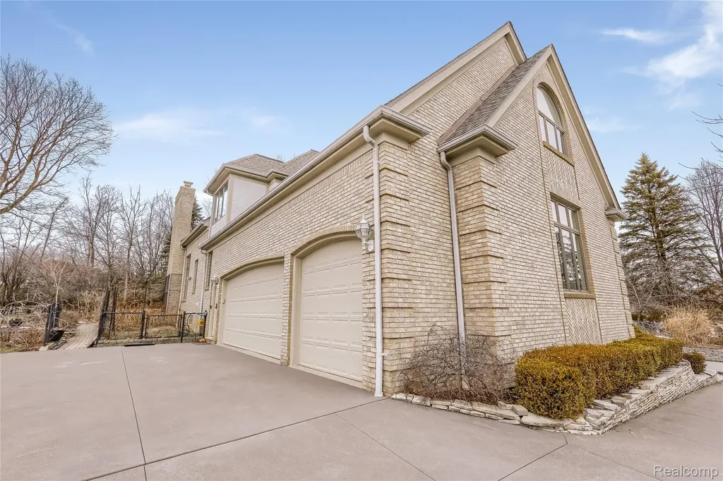 1721 Archers Pointe Rochester Hills City MI 48306