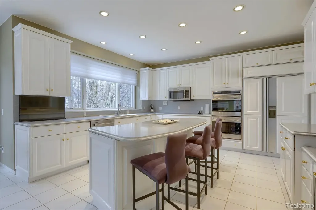 1721 Archers Pointe Rochester Hills City MI 48306