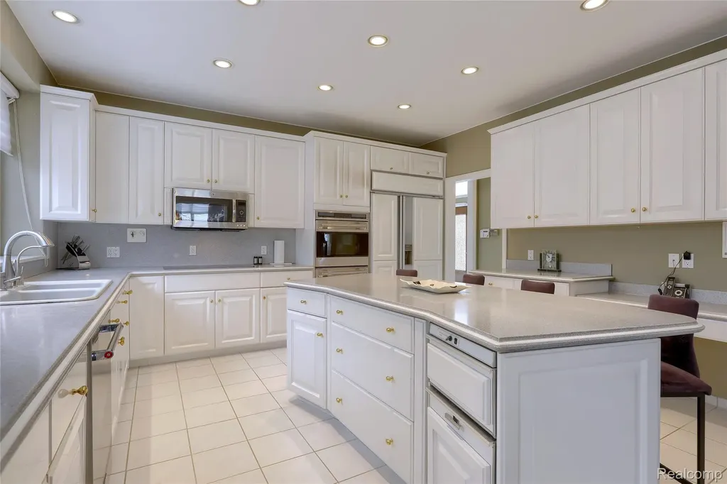 1721 Archers Pointe Rochester Hills City MI 48306