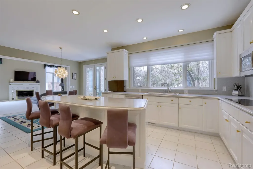 1721 Archers Pointe Rochester Hills City MI 48306