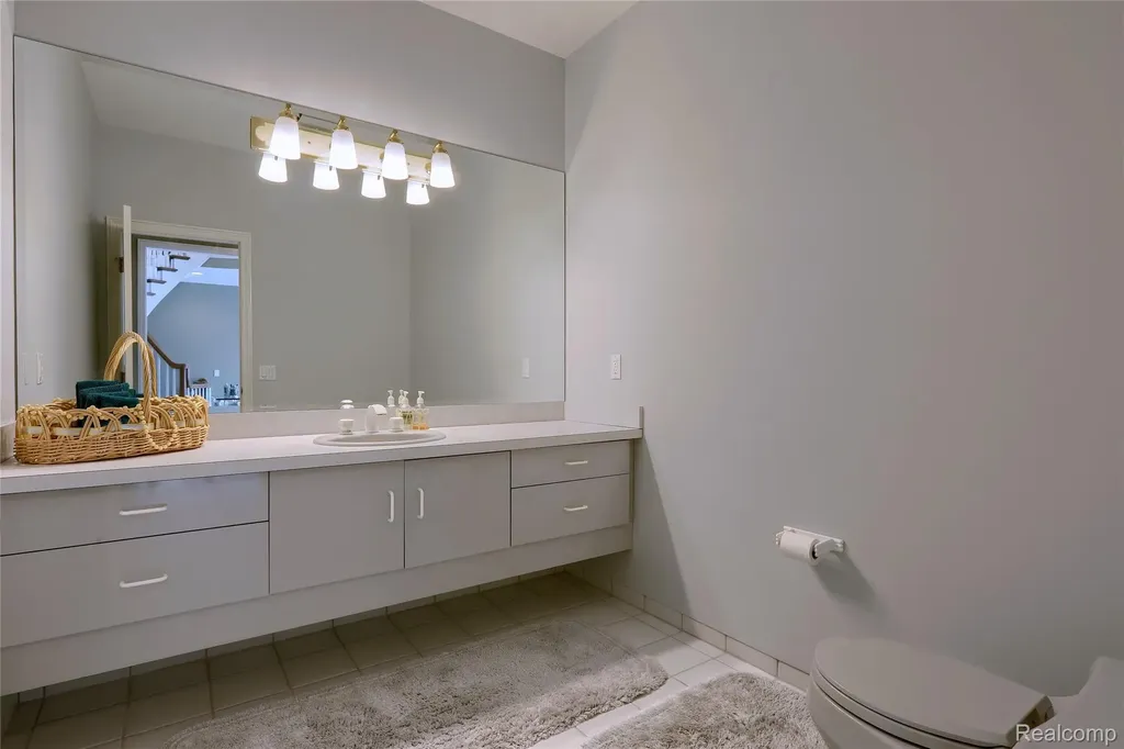 1721 Archers Pointe Rochester Hills City MI 48306