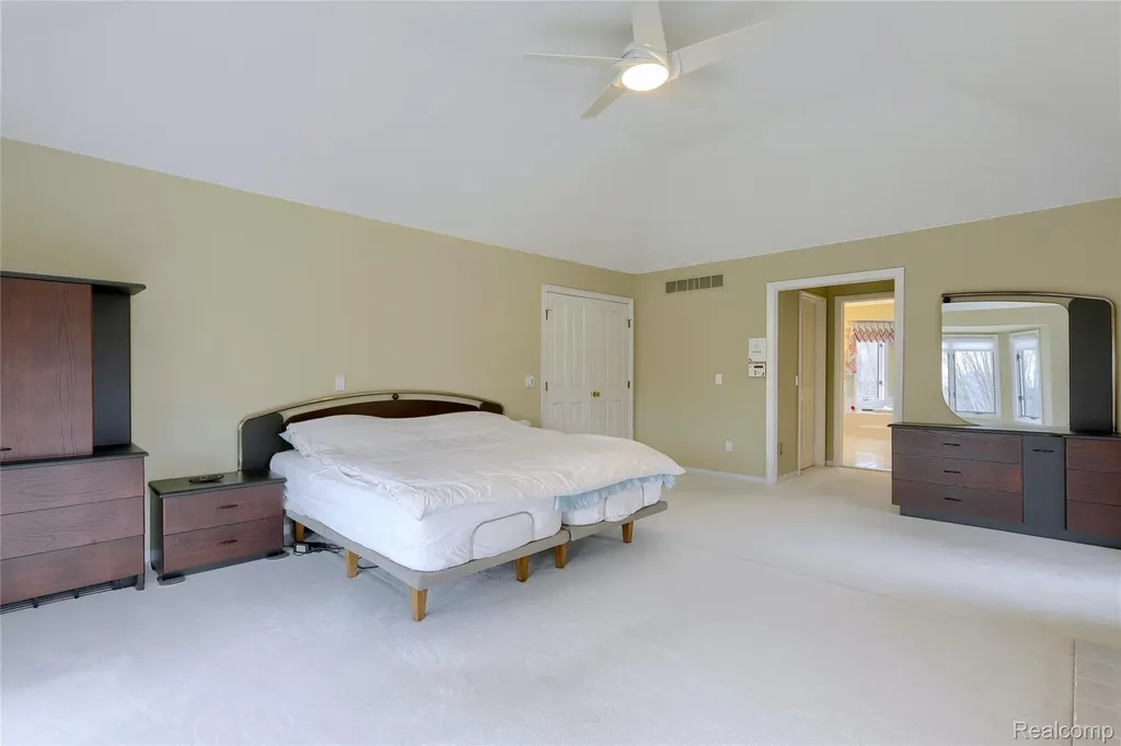 1721 Archers Pointe Rochester Hills City MI 48306