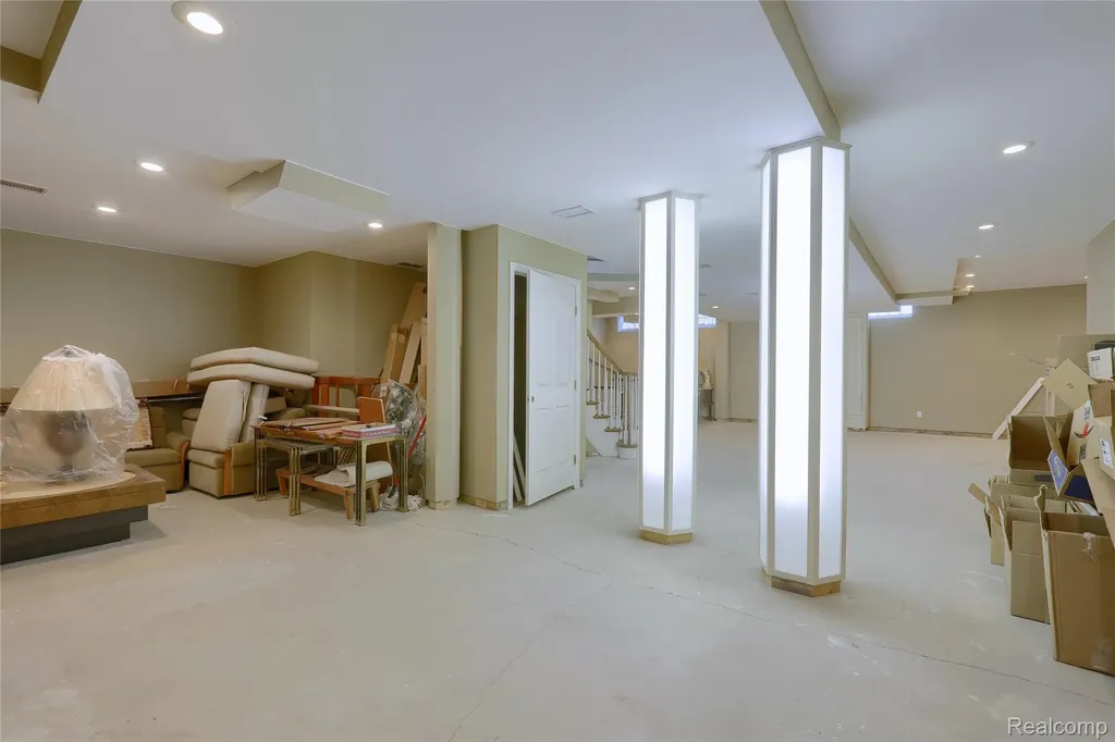 1721 Archers Pointe Rochester Hills City MI 48306