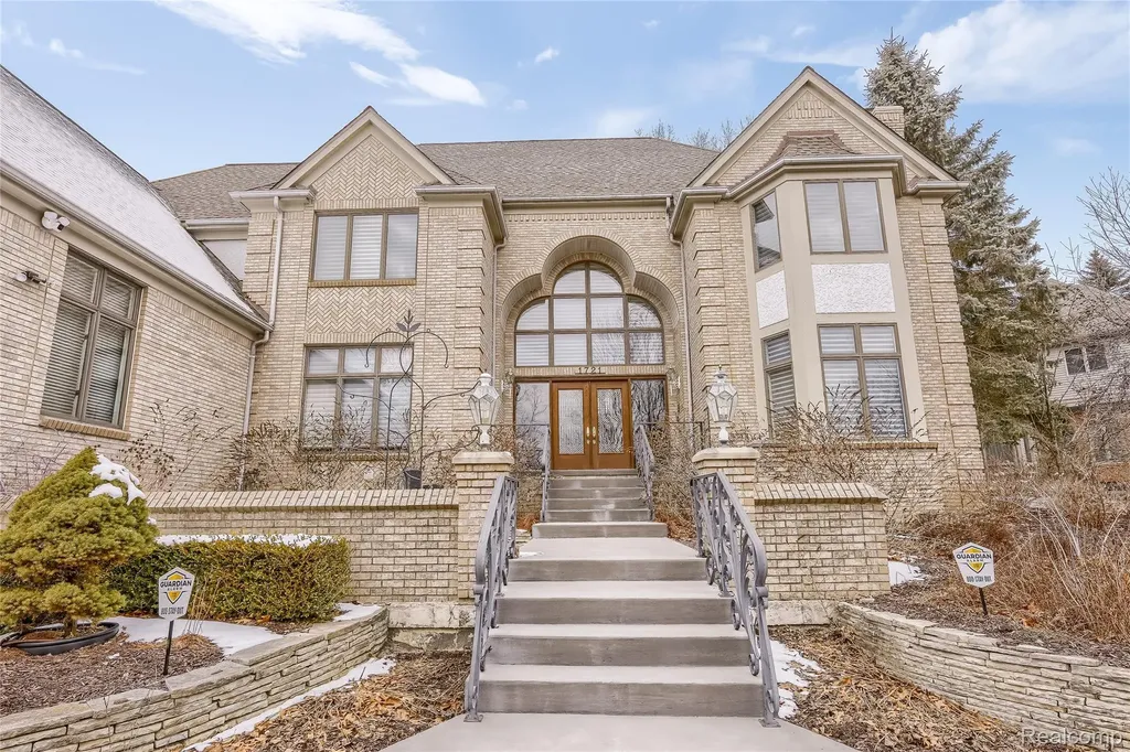 1721 Archers Pointe Rochester Hills City MI 48306