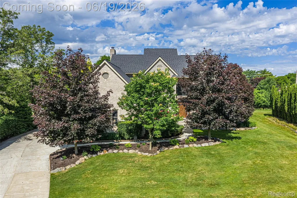 1781 Apple Ridge Court Rochester Hills City MI 48306