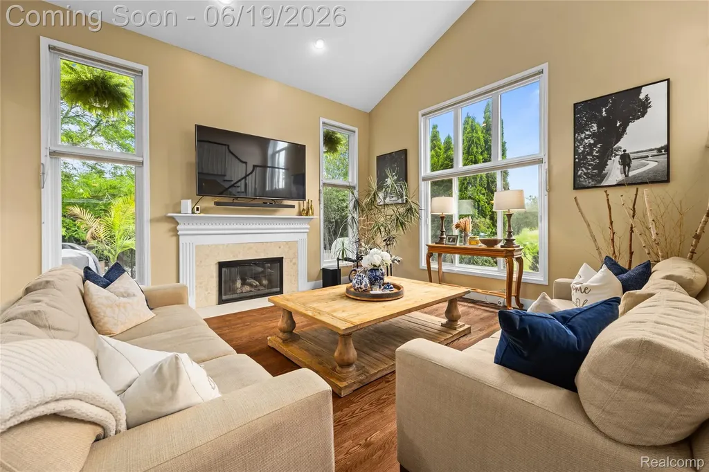 1781 Apple Ridge Court Rochester Hills City MI 48306