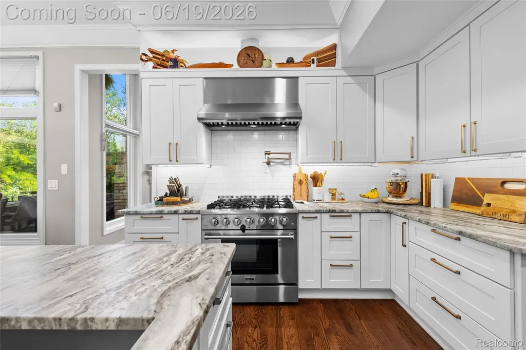 1781 Apple Ridge Court Rochester Hills City MI 48306