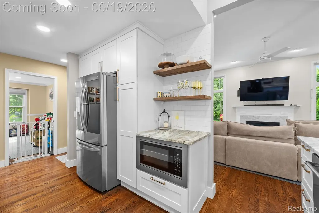 1781 Apple Ridge Court Rochester Hills City MI 48306