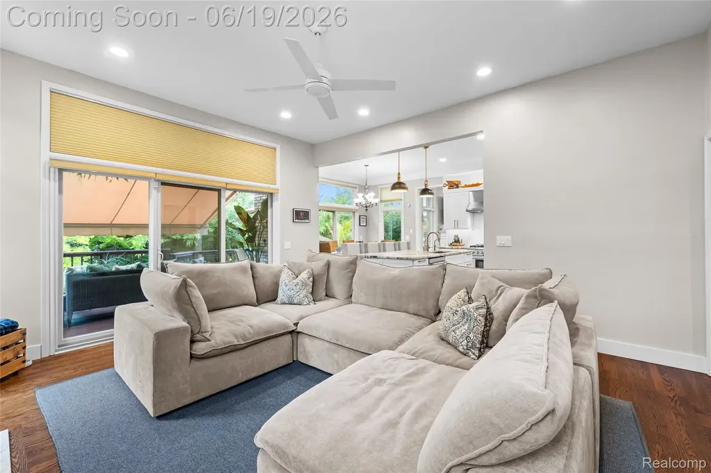 1781 Apple Ridge Court Rochester Hills City MI 48306