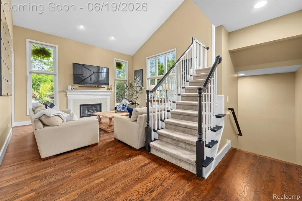 1781 Apple Ridge Court Rochester Hills City MI 48306