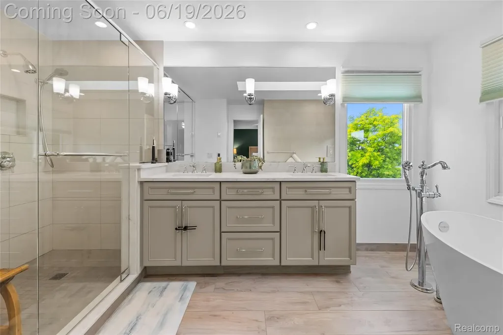 1781 Apple Ridge Court Rochester Hills City MI 48306