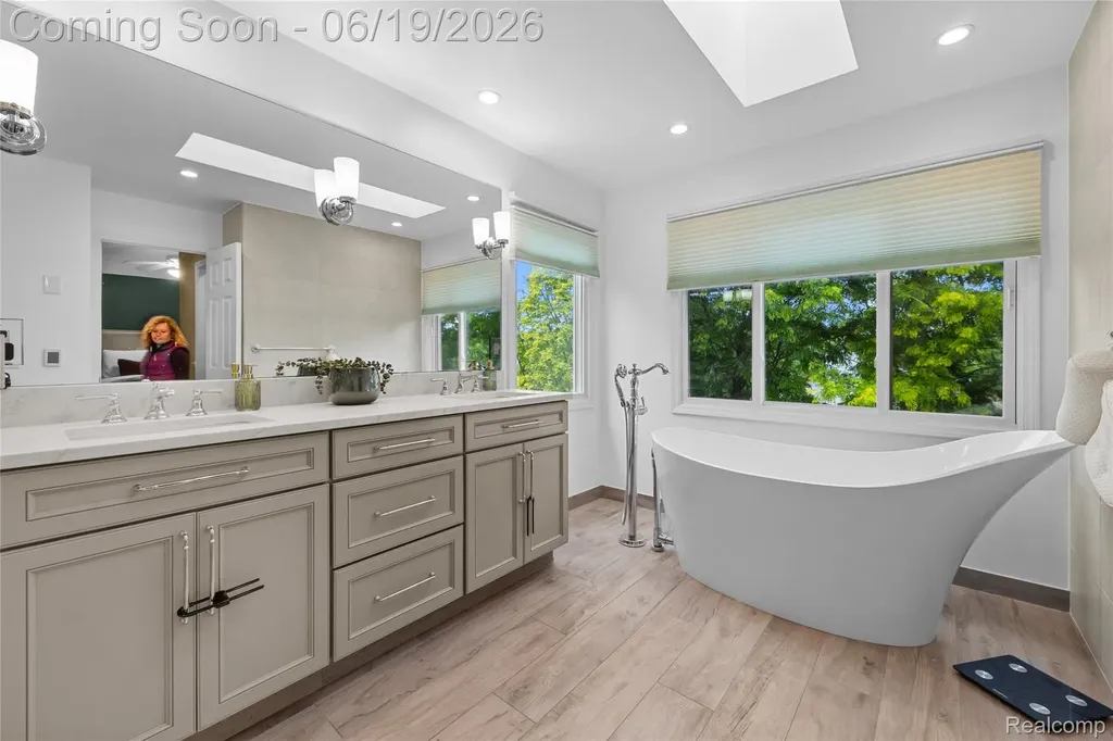 1781 Apple Ridge Court Rochester Hills City MI 48306