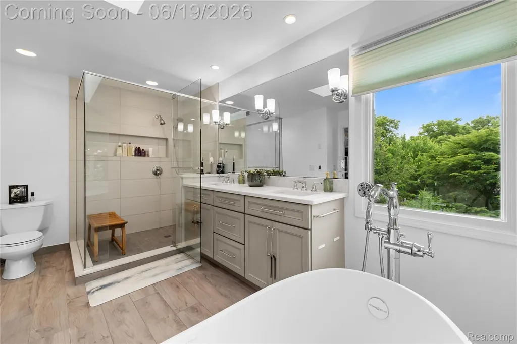 1781 Apple Ridge Court Rochester Hills City MI 48306