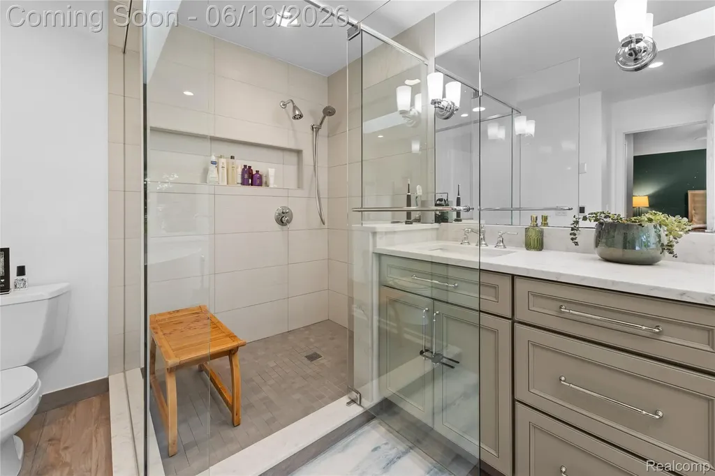 1781 Apple Ridge Court Rochester Hills City MI 48306