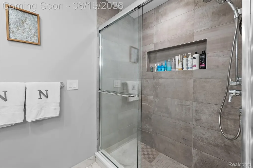 1781 Apple Ridge Court Rochester Hills City MI 48306