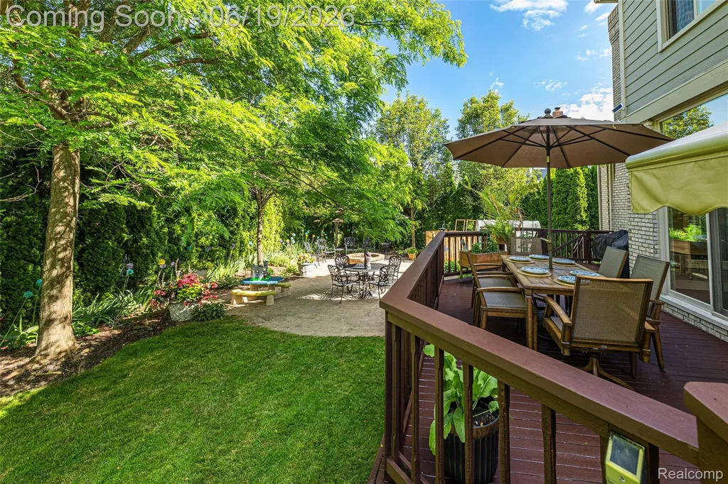 1781 Apple Ridge Court Rochester Hills City MI 48306