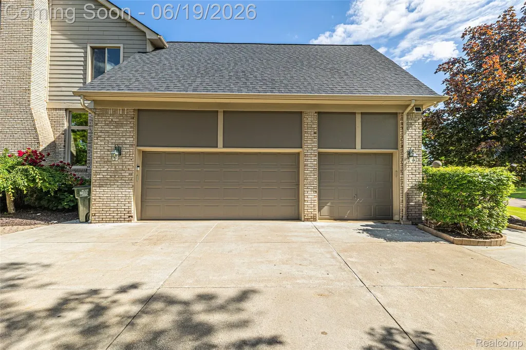 1781 Apple Ridge Court Rochester Hills City MI 48306