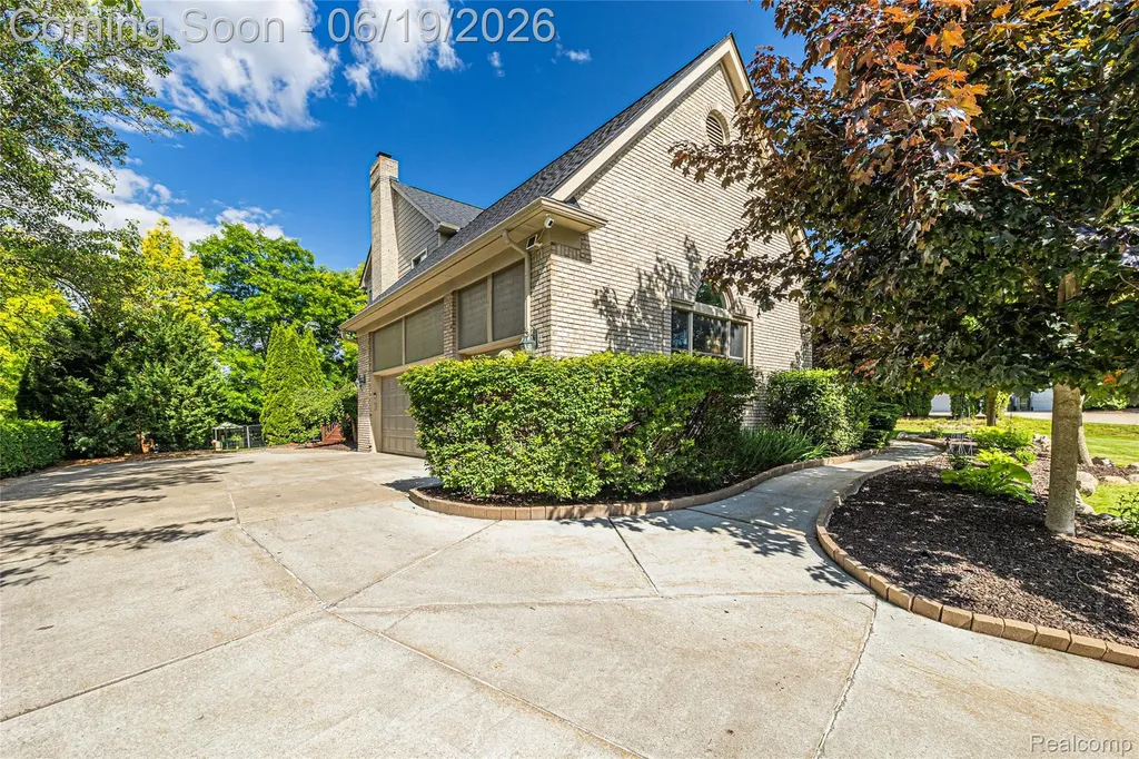 1781 Apple Ridge Court Rochester Hills City MI 48306