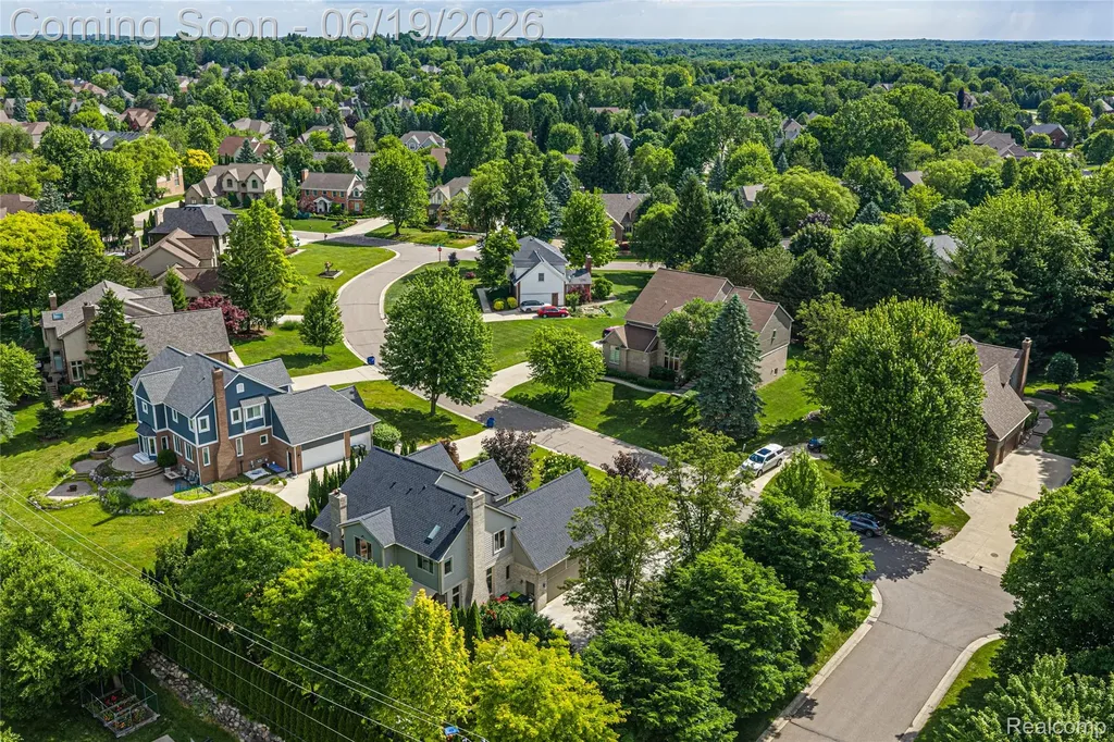 1781 Apple Ridge Court Rochester Hills City MI 48306